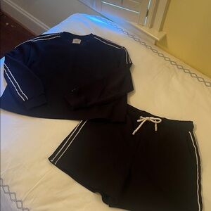 Elie Tahari Crewneck and Shorts Lounge Set Size M